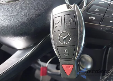 2016 Mercedes-Benz C 300 из США, поврежденный, VIN 55SWF4JB3GU178561